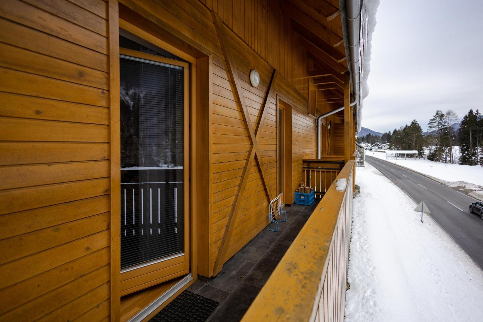 Waterfall Apartment - Cozy Mountain Retreat كْرانْيِسكا غورا المظهر الخارجي الصورة